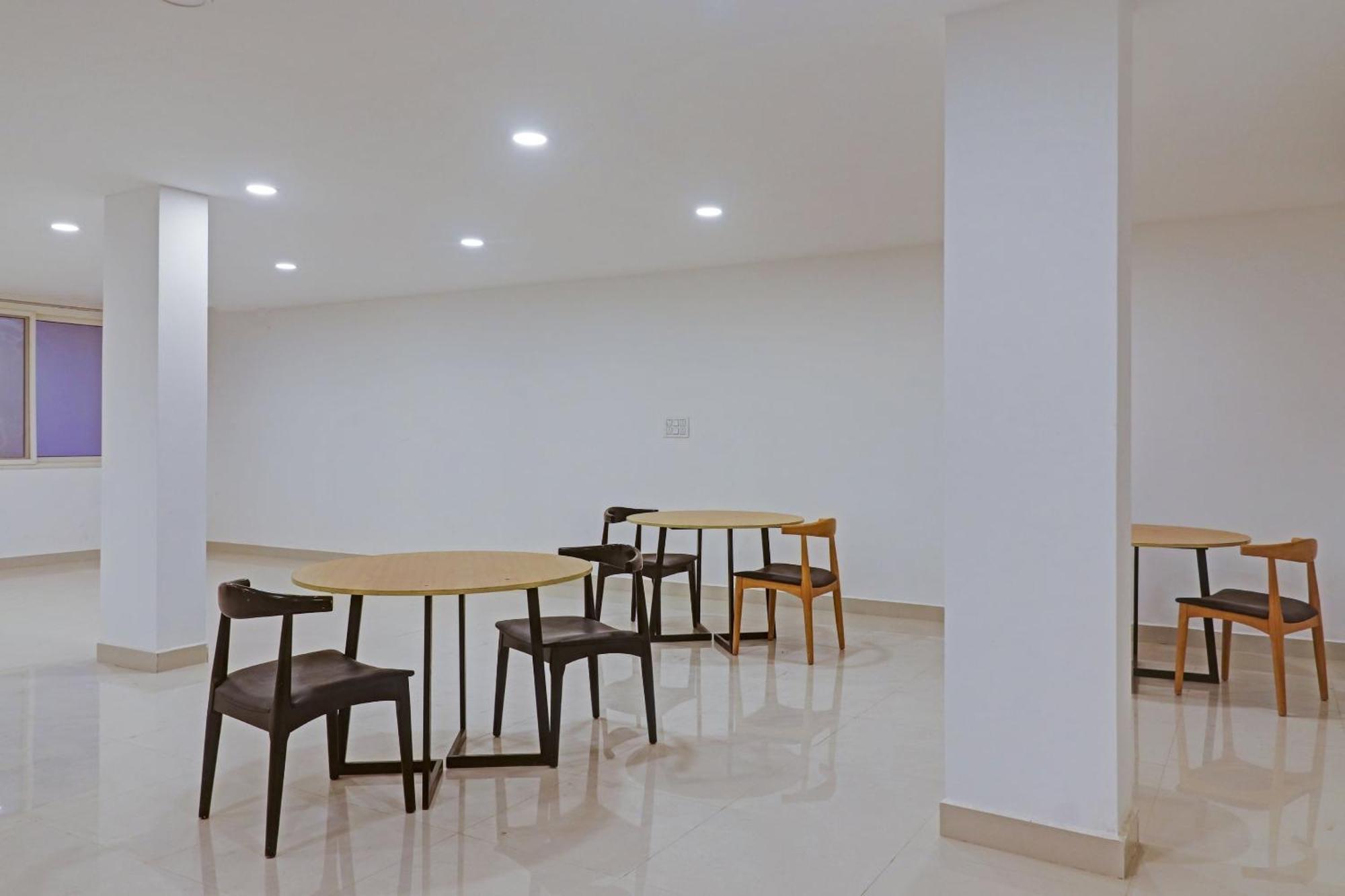 Super Townhouse Che Sigma Hotel Hyderabad Exterior foto
