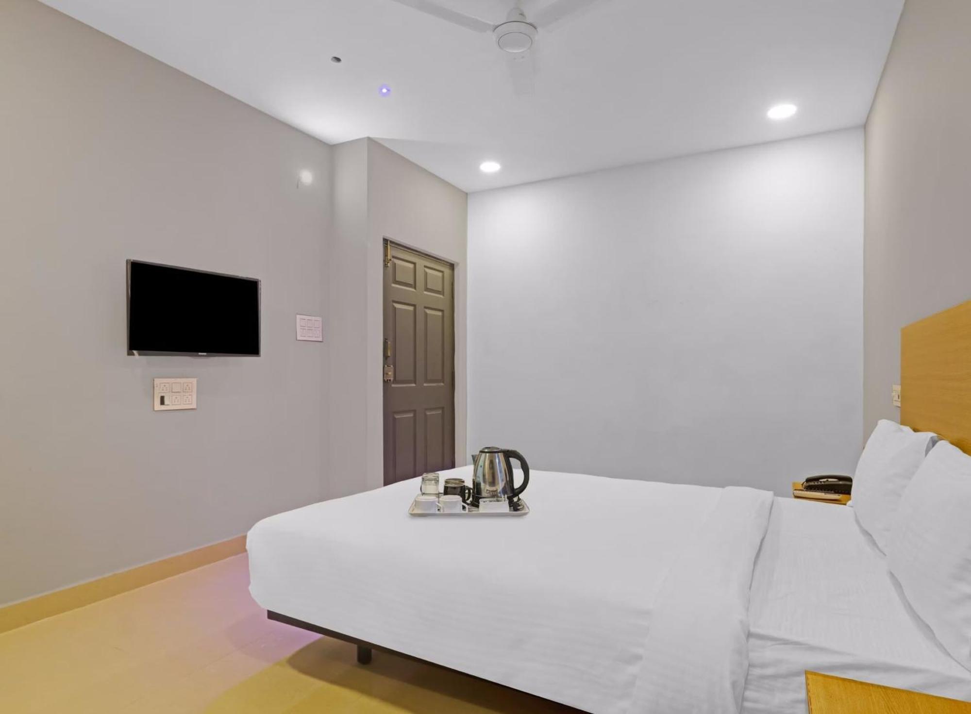 Super Townhouse Che Sigma Hotel Hyderabad Exterior foto