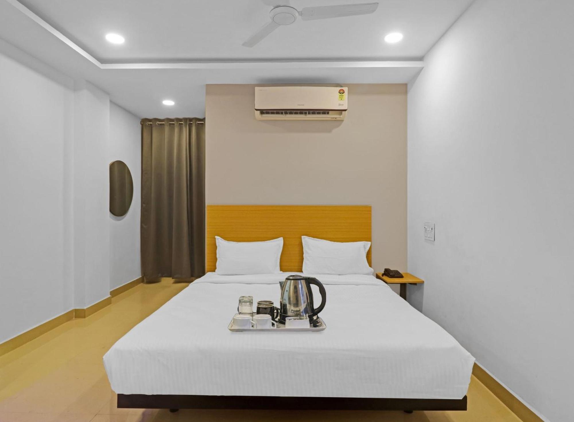 Super Townhouse Che Sigma Hotel Hyderabad Exterior foto
