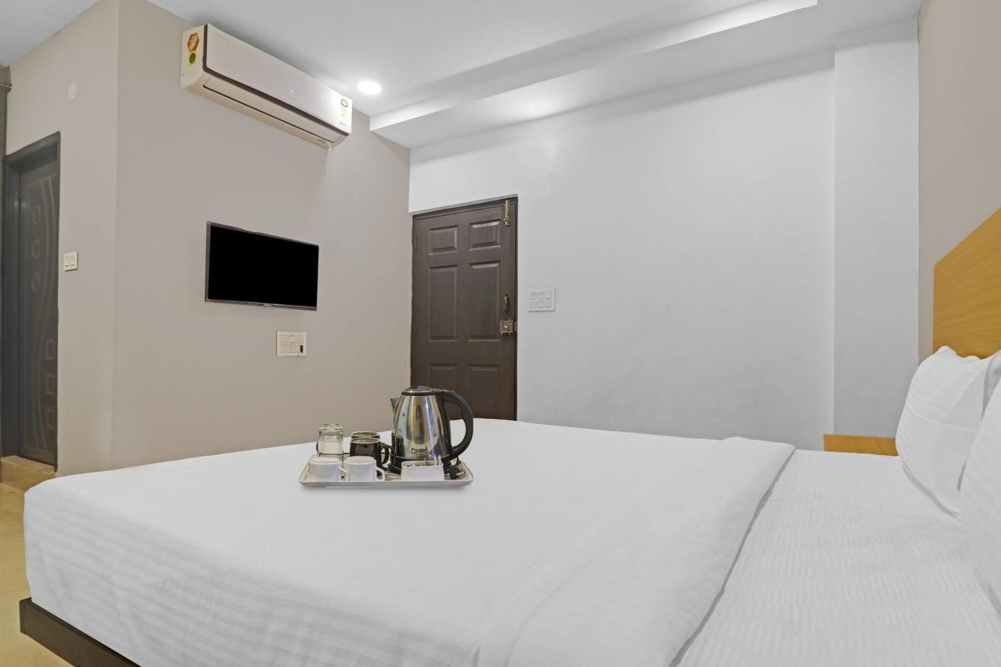 Super Townhouse Che Sigma Hotel Hyderabad Exterior foto